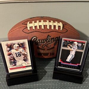 ⭐️🏈 EUC Rawlings Peyton Manning Pee Wee Football & 2 Cards - #T1
